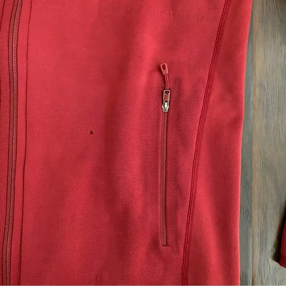 Patagonia full sleeve full zipper jacket men’s size L current size S - a hole - Picture 3 of 10